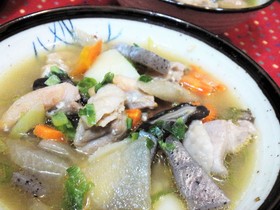 コク旨★ピリッと★豚汁アレンジ【鶏汁】♪