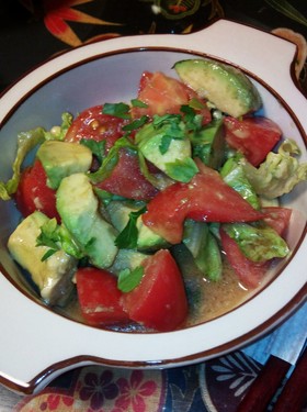 トマトとアボカド和風ドレッシング和え