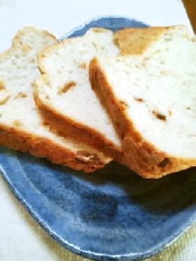 ドライいちじく入り米粉食パン