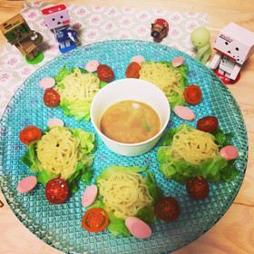 茹でキャベツとトマトで懐石風冷やし中華。