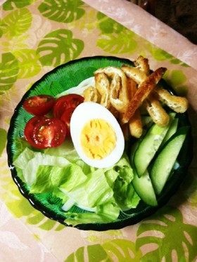 カリッとお揚げのサラダきつねうどん