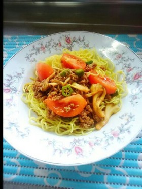 簡単♪トマトのピリッと焼きそば