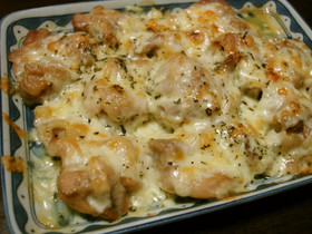 まな板包丁手間いらずな鶏もものチーズ焼き