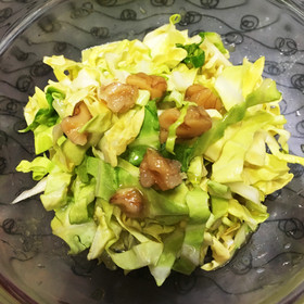 春キャベツとクルミのメープルサラダ