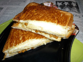 薄揚げ＋納豆のホットサンド