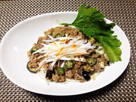 簡単！夏野菜の冷やし肉味噌うどん