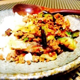 【15分】鰹節♡茄子と挽肉の和風ガパオ丼