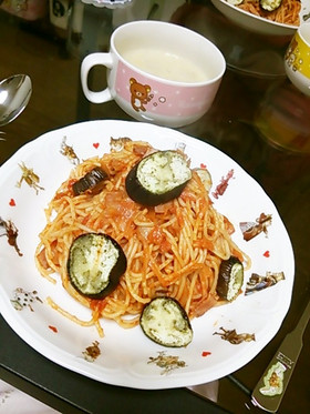 簡単トマトソースのパスタ