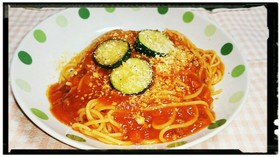 簡単♪ズッキーニのミートソースパスタ♪