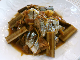 絶品甘辛♪　さんまとごぼうの梅煮☆