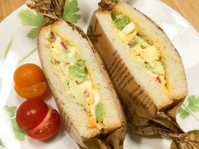 アボカドとたまごのマヨデリサンド