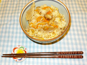 具だくさん　鶏ゴボウ炊き込みごはん