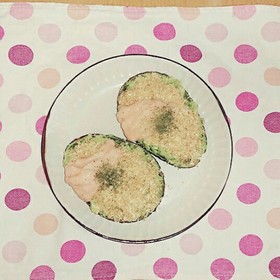 明太マヨソースで食べるアボコロココット。