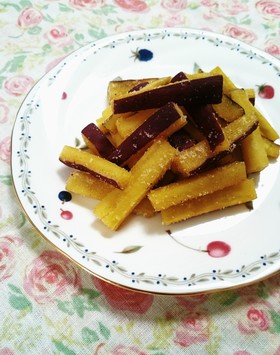 シナモンシュガーをまぶしたさつまいも