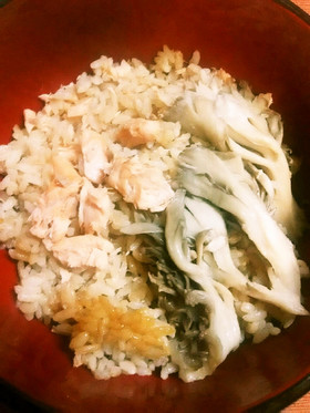 簡単！鮭と舞茸とバターDE炊き込みご飯♪
