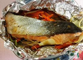 簡単 鮭のにんにく醤油味のホイル焼き