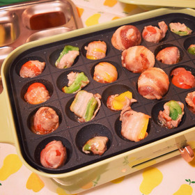 たこ焼き器で焼く豚肉の野菜巻きパーティ