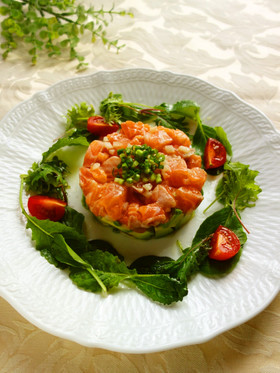 サーモンとアボカドのミルフィーユ