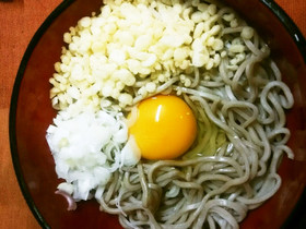 カップ麺より早くできちゃう卵かけ蕎麦♪