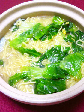 レタスと卵のとろみ生姜ラーメン