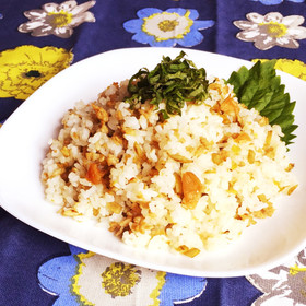 簡単ランチに♪さっぱり梅ごぼうチャーハン