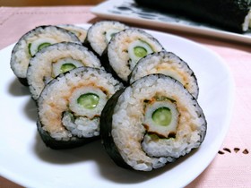 竹輪きゅうりと大葉の明太マヨネーズ太巻き