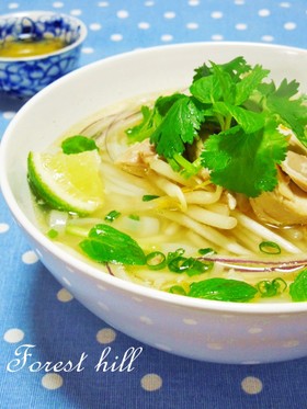 お手軽食材で本格的に☆鶏のフォー