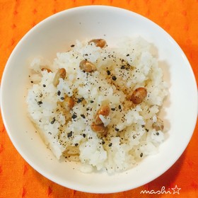 節分で残った福豆を入れて ご飯を炊く
