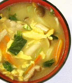 スタミナ満点！ピリ辛具だくさんお味噌汁