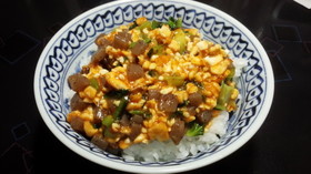 ヘルシー！節約！ピリ辛中華炒り豆腐丼