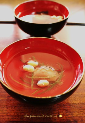 煎り大豆・昆布・梅干・鰹削り節でお吸い物