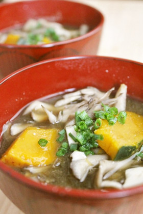 朝昼夕に２人分♪舞茸とかぼちゃのみそ汁