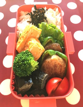 お弁当にぴったり！超手抜ピーマンの肉詰め