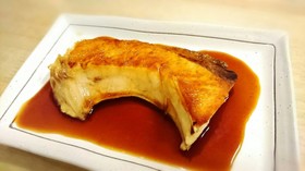 　ご飯にピッタリ　ぶりの照り焼きレシピ