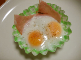 レンジで簡単お弁当カップのミニハムエッグ