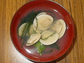春の香りを味わう、はまぐりのお吸い物