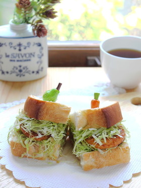 キャベツ山盛り『魚河岸あげ』のカツサンド