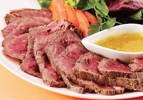 簡単でも豪華！福島牛のたたきサラダ仕立て