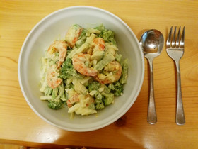 アボカドとエビのタルタルサラダ