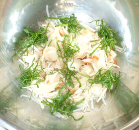 大根ホタテの梅肉サラダ♪梅肉ドレッシング