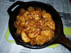 キャプスキで若鶏の胸肉の甘辛炒め