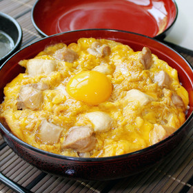 絶品！贅沢たまごのとろふわ親子丼
