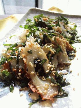 竹輪のたっぷり胡麻しそ和え。