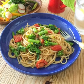 菜の花とプチトマトのパスタ。