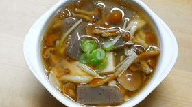 なめこと蒟蒻♪たっぷり きのこのお吸い物