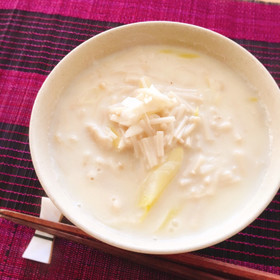 ねぎとえのきがトロン♪あったか豆乳めん