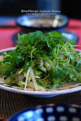 ササミとジャガイモのパクチーサラダ