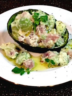 アボカドとまぐろのわさびマヨ和えサラダ