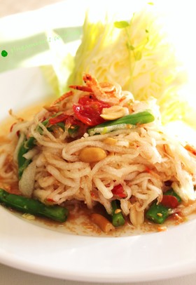 ビニール袋で作るソムタム～タイ風サラダ