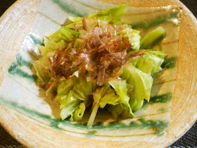 蒸しキャベツのおかかポン酢がけ